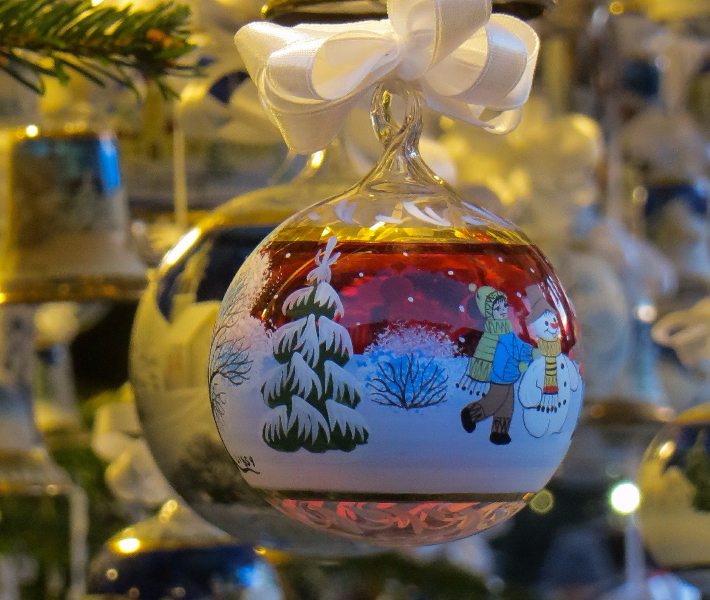 Traditional Christmas gift - Glass bauble