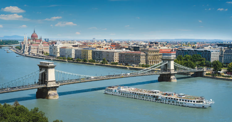 Crystal Mozart - Budapest and the Danube river