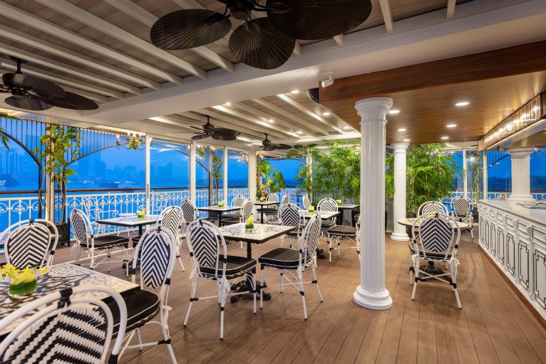 Outdoor Lounge