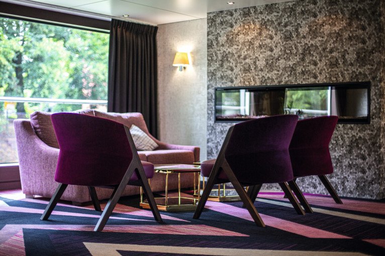 Club Lounge