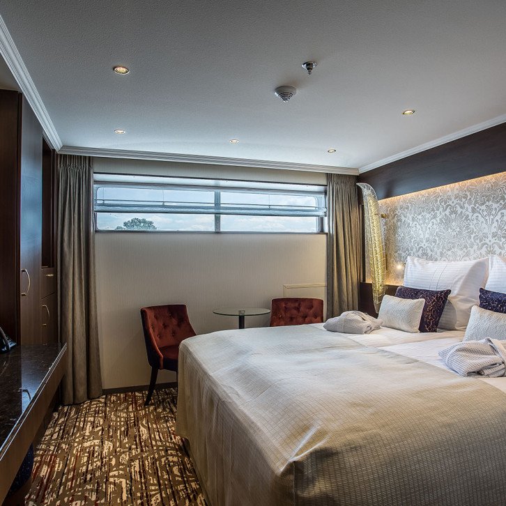 Suite (Emerald)